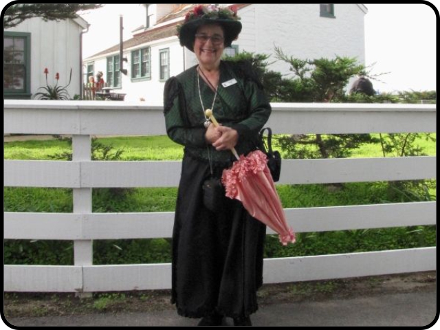 docent in period costume